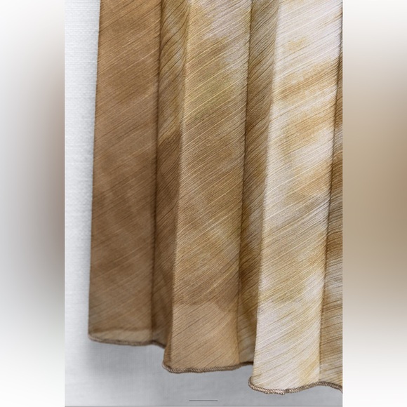 Tie dye halter pleated multicolored midi dress with beaded neck strap - Picture 5 of 11